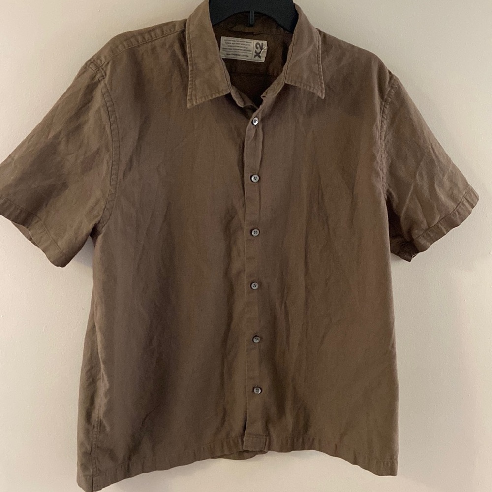 Men’s short sleeved button down shirt